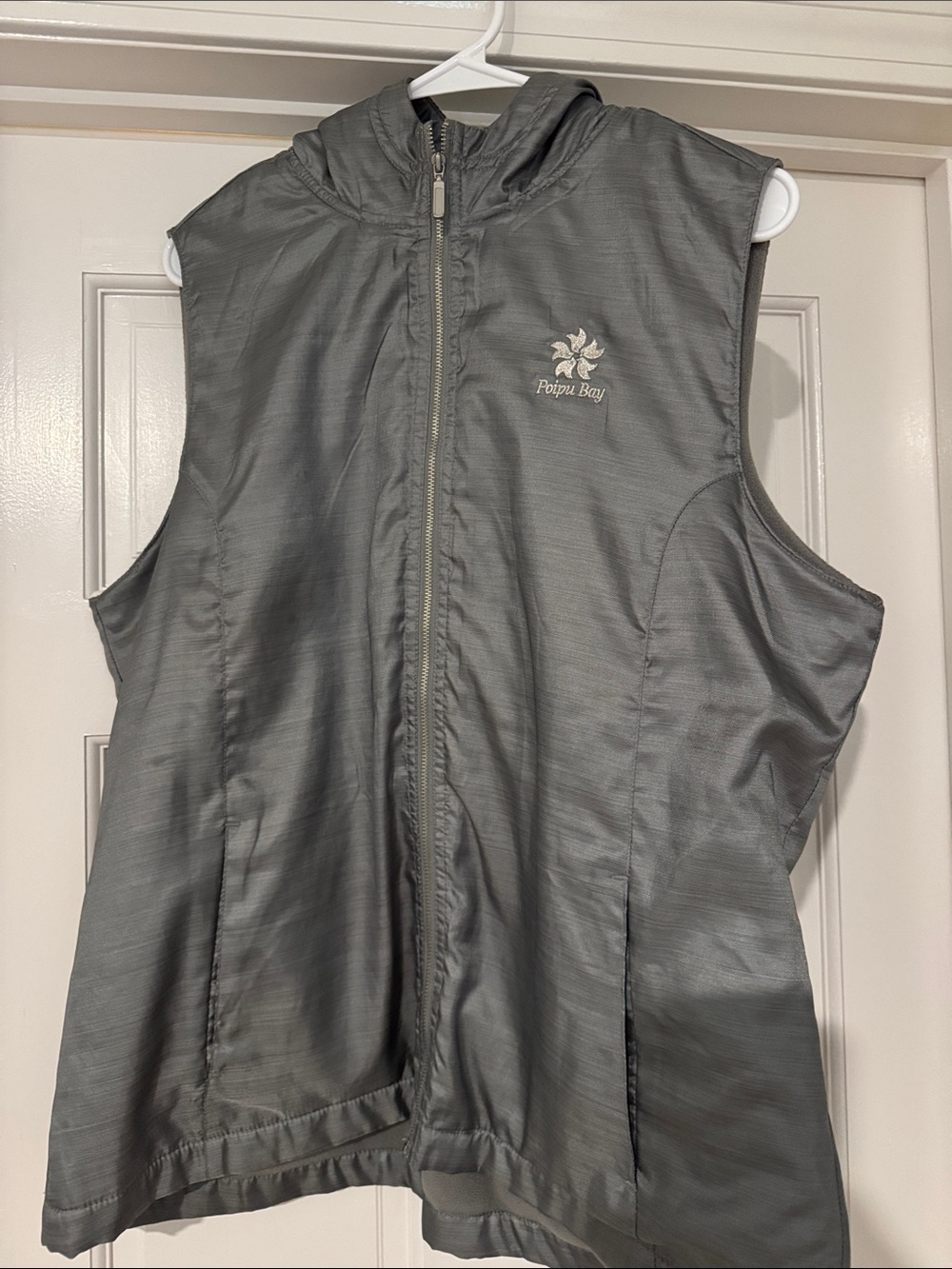Gear Women's Gray Hooded Vest Poipu Bay